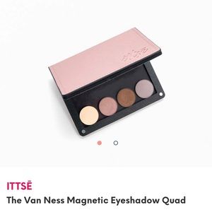 Van Ness Magnetic Eyeshadow Quad